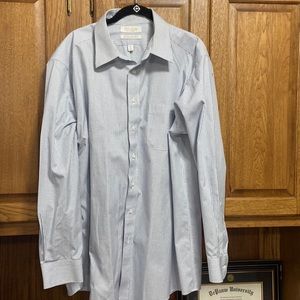 Roundtree & Yorke, Gold Label, Fitted, NonIron EZ wash.  Size 17/35.